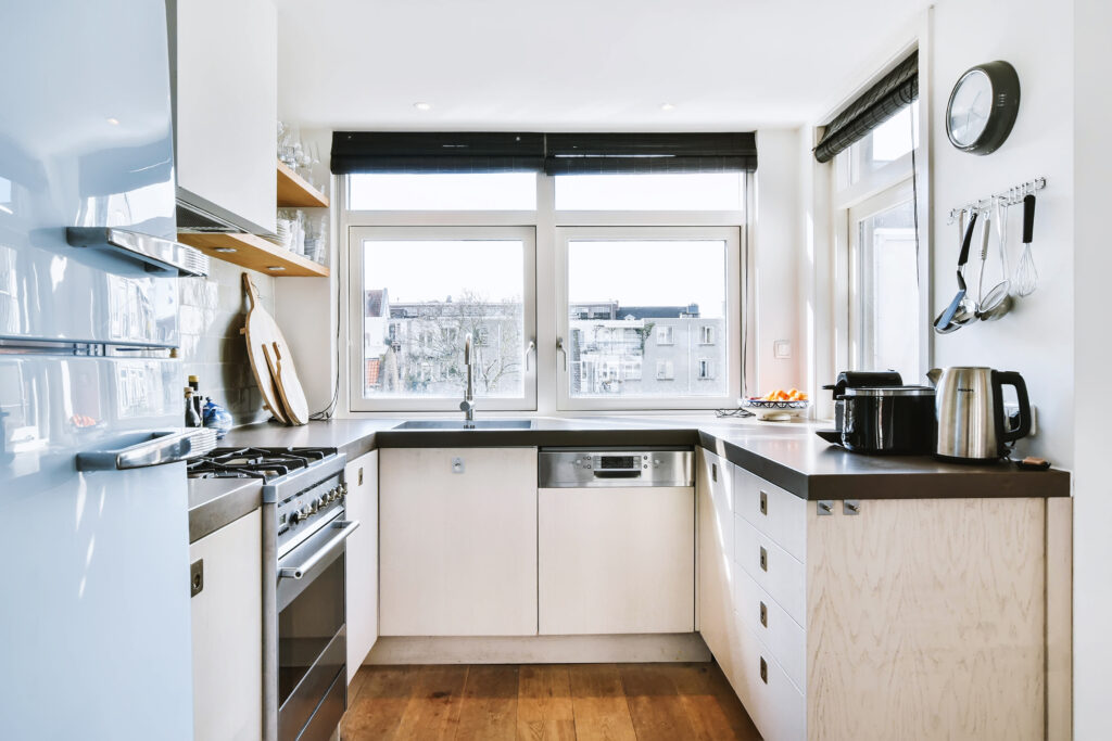 5 Kitchen Layouts to Maximize Space and Efficiency