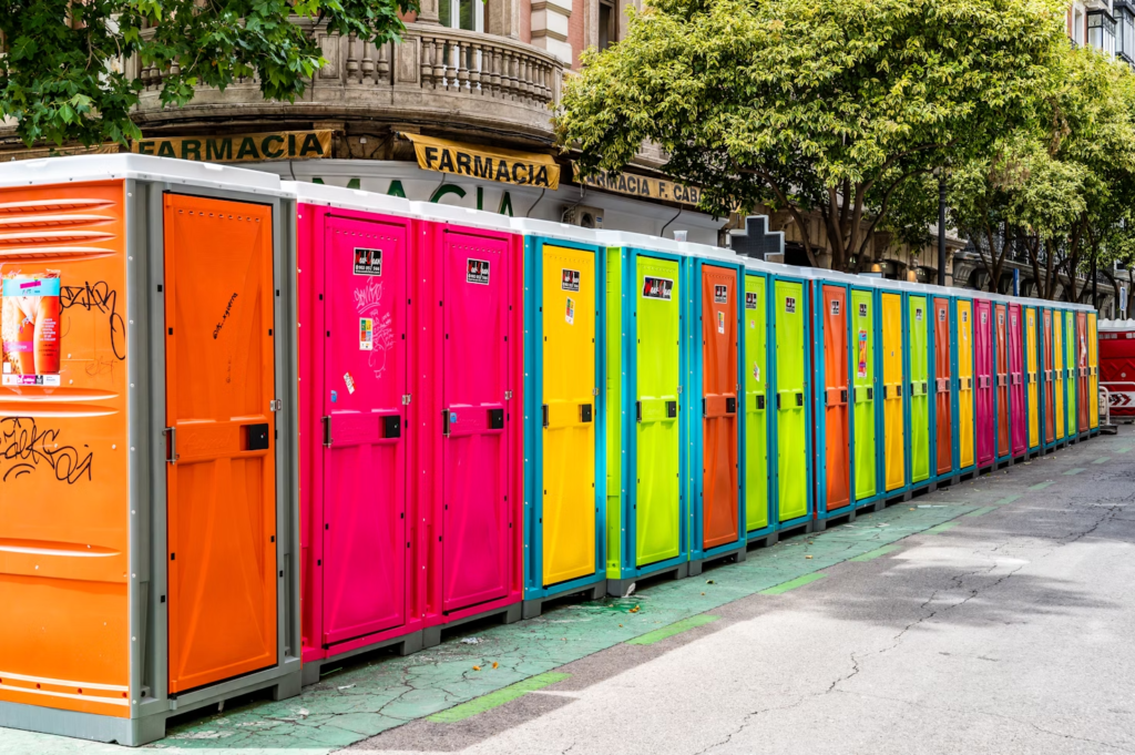 Top Considerations When Hiring Portable Toilets for Your Event! Cover  Image 555236